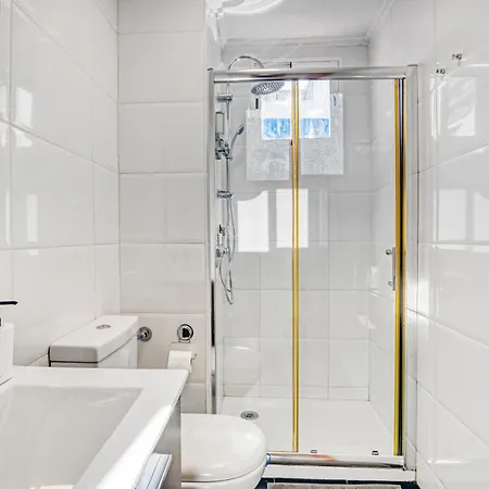 2 Bedrooms Netflix Wifi And Parking *