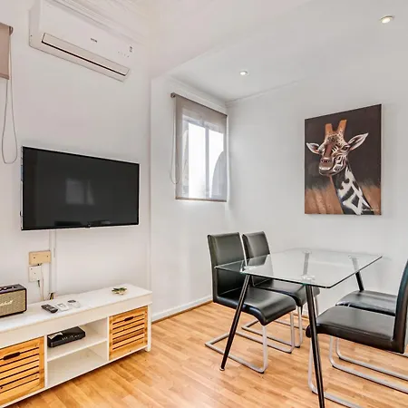 Central 2 Bedrooms Netflix Wifi And Parking Gandia